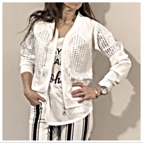 ✨LAST ONE SALE✨white embellished jacket - Picture 5 of 8